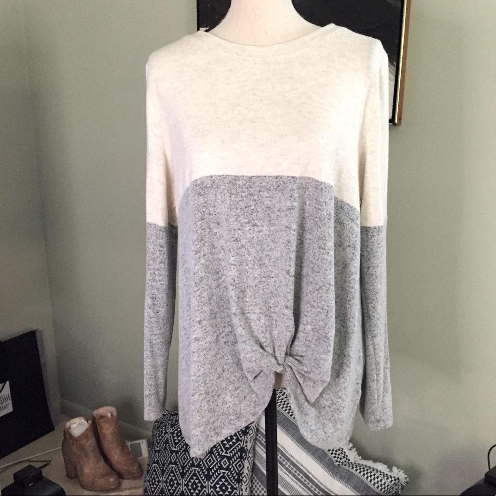 PROMESA color block front knot sweater, Large